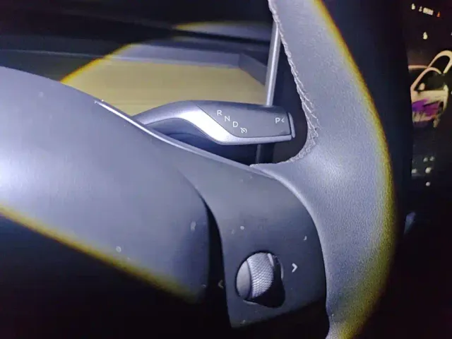 Tesla Model Y — Фото автомобиля 16