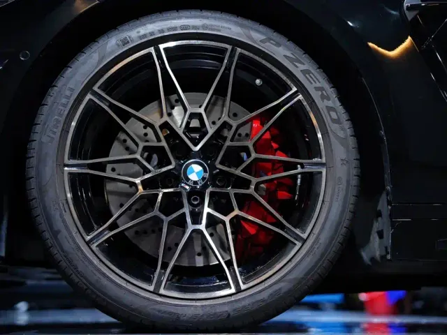 BMW M4 — Фото автомобиля 8