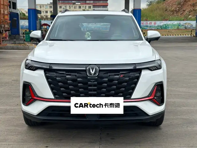Changan CS35 Plus — Фото автомобиля 2