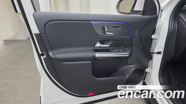 Mercedes-Benz EQA — Фото автомобиля 23