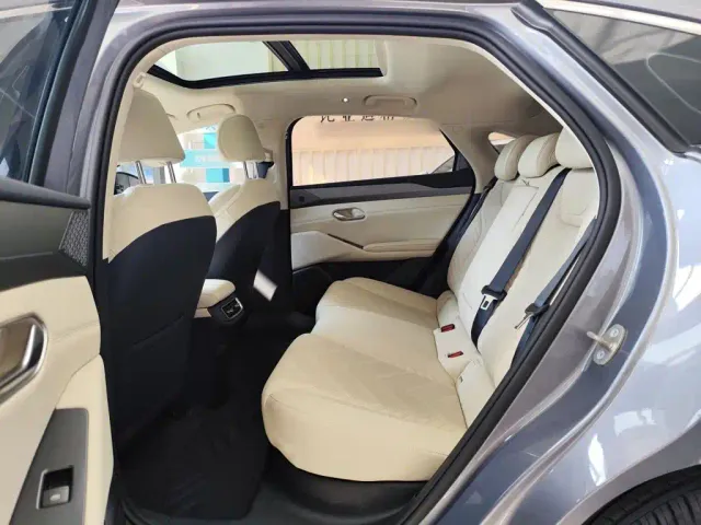 BYD Qin L — Фото автомобиля 13