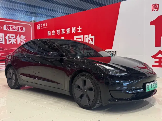 Tesla Model 3 — Фото автомобиля 3