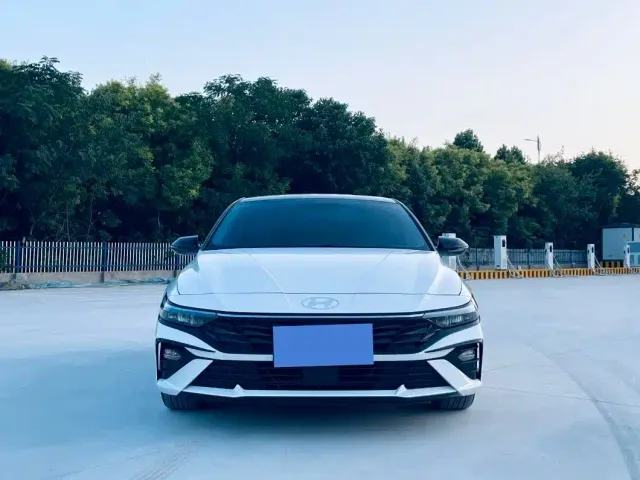 Hyundai Elantra — Фото автомобиля 2