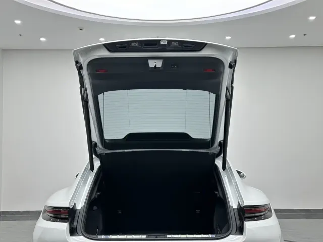 Porsche Panamera — Фото автомобиля 22