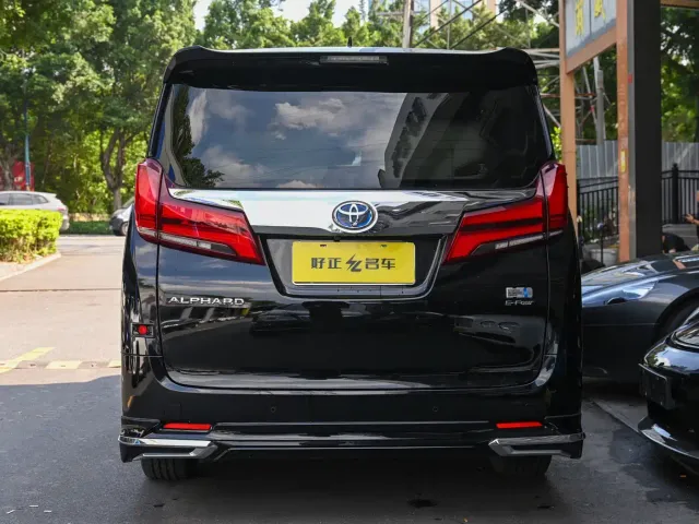 Toyota Alphard — Фото автомобиля 5