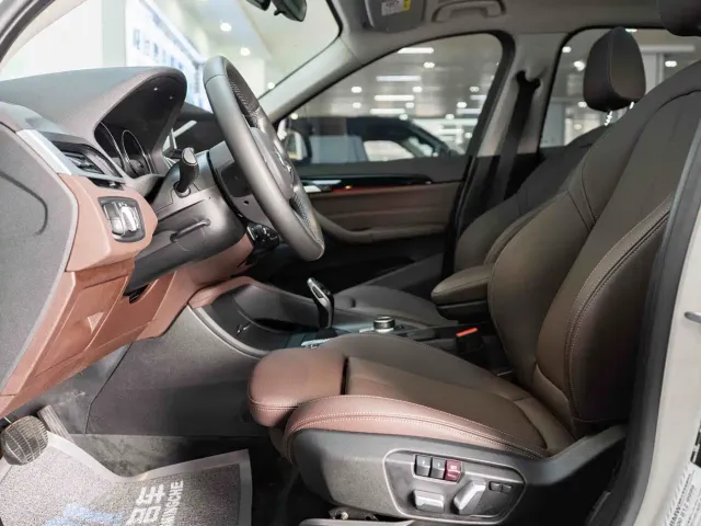 BMW X1 — Фото автомобиля 14
