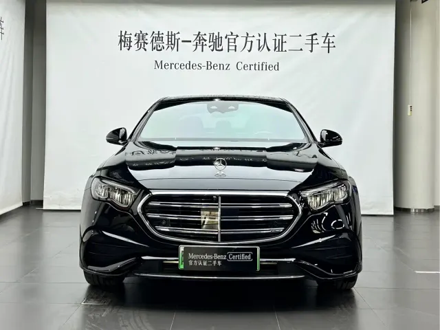 Mercedes-Benz E-Class — Фото автомобиля 2