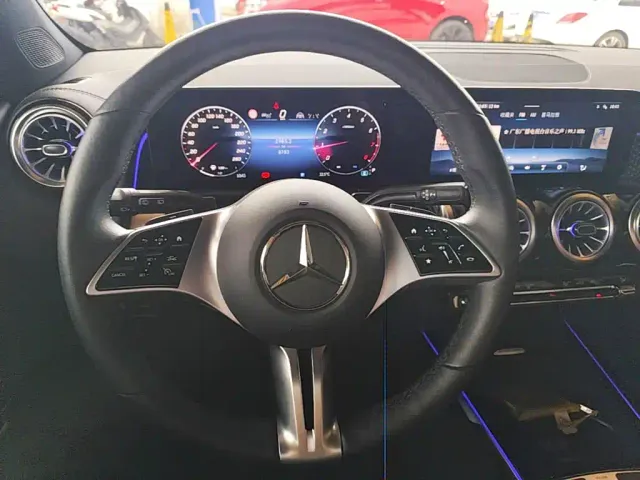 Mercedes-Benz GLB-Class — Фото автомобиля 10