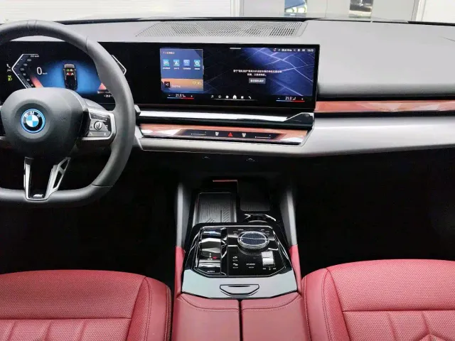 BMW i5 — Фото автомобиля 9