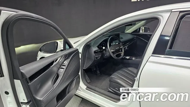 Genesis G80 Бензин 3.5 турбо AWD — Фото автомобиля 11
