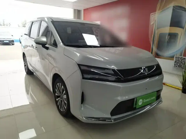 Wuling Starlight 730 — Фото автомобиля 3
