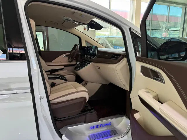Bestune Besturn M9 — Фото автомобиля 9
