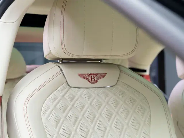 Bentley Flying Spur — Фото автомобиля 16