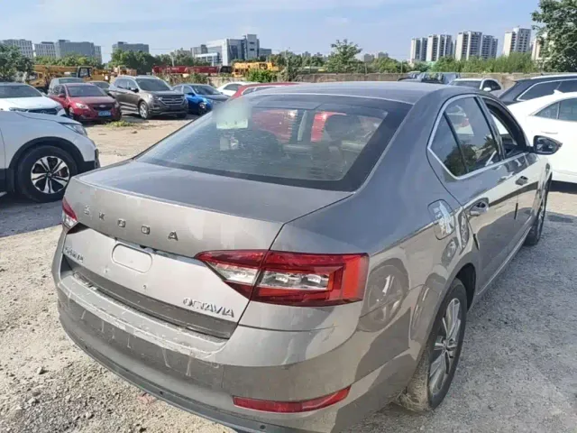 Skoda Octavia — Фото автомобиля 6