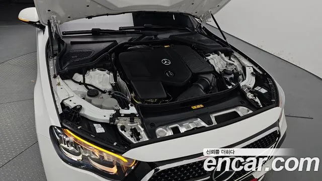Mercedes-Benz E-Class — Фото автомобиля 5