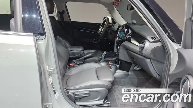 MINI Cooper — Фото автомобиля 10