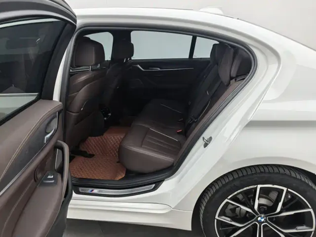 BMW 5 Series — Фото автомобиля 7