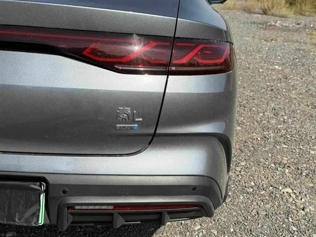 BYD Qin L — Фото автомобиля 16