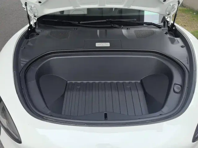 Xiaomi SU7 — Фото автомобиля 10