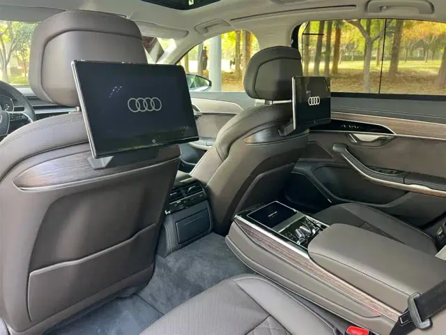 Audi A8 — Фото автомобиля 14