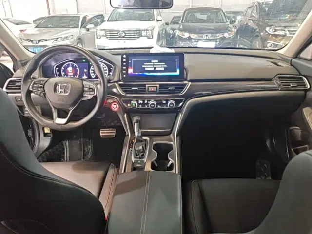 Honda Accord — Фото автомобиля 9