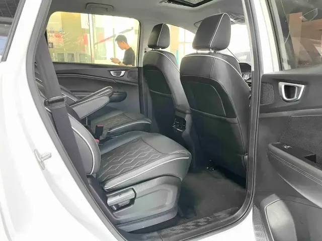 Wuling Jiachen — Фото автомобиля 13