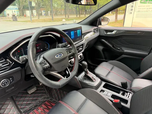 Ford Focus — Фото автомобиля 13