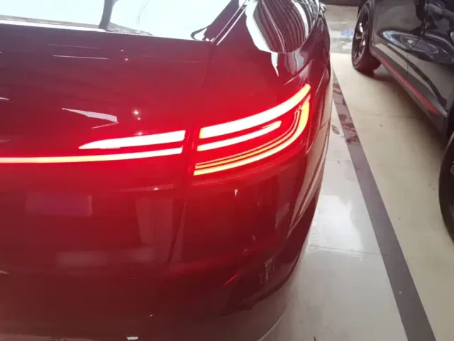 Volkswagen Passat — Фото автомобиля 7