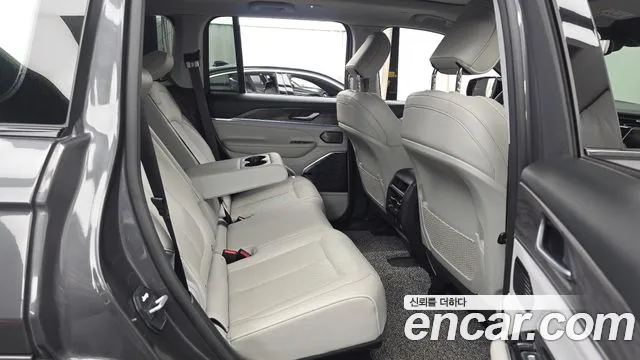 Jeep Cherokee — Фото автомобиля 18