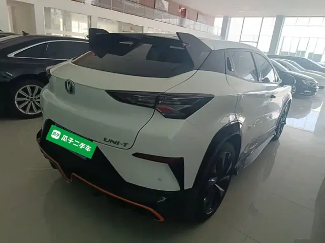 Changan UNI-T — Фото автомобиля 6