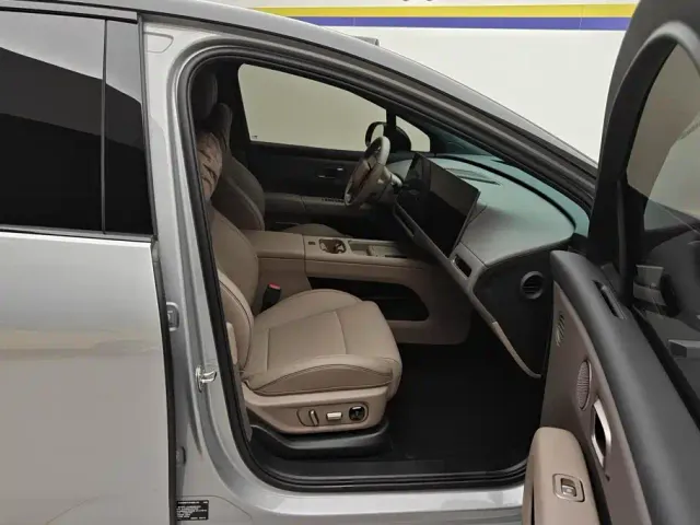 Li Auto i6 — Фото автомобиля 8