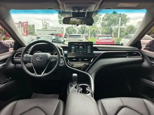 Toyota Camry — Фото автомобиля 10