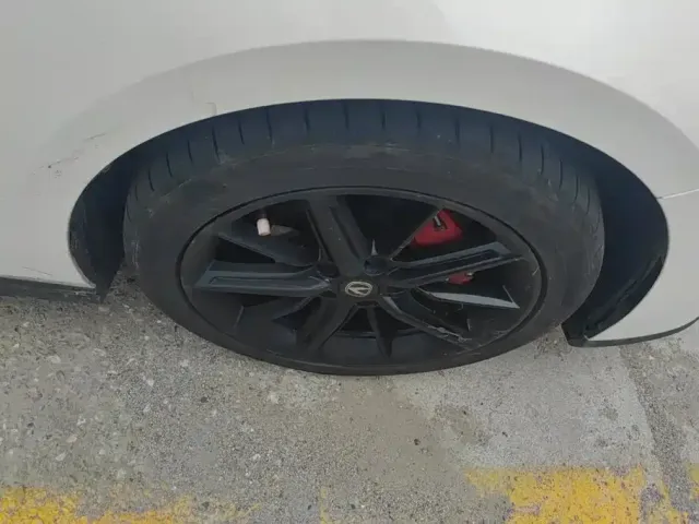 Changan Changan UNI-V 2022 1.5T Premium Model — Фото автомобиля 6