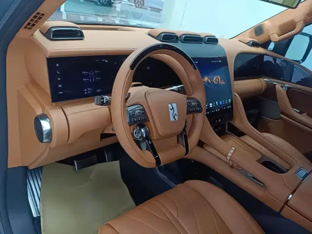 BYD U8 — Фото автомобиля 9