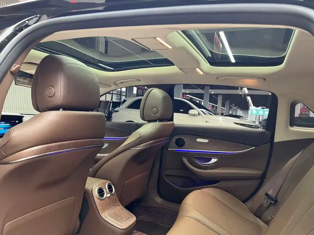 Mercedes-Benz E-Class — Фото автомобиля 11