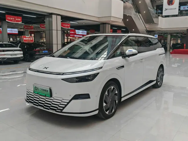 Фотография автомобиля — Xpeng X9