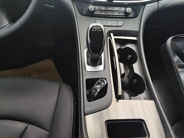 Buick LaCrosse — Фото автомобиля 13