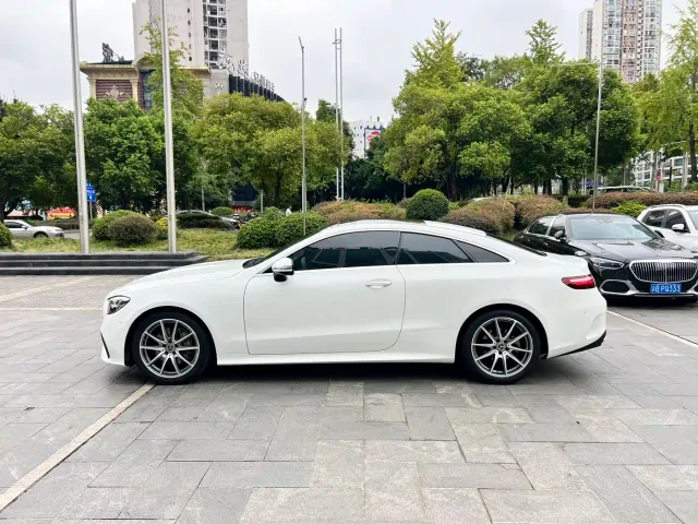 Mercedes-Benz E-Class — Фото автомобиля 10