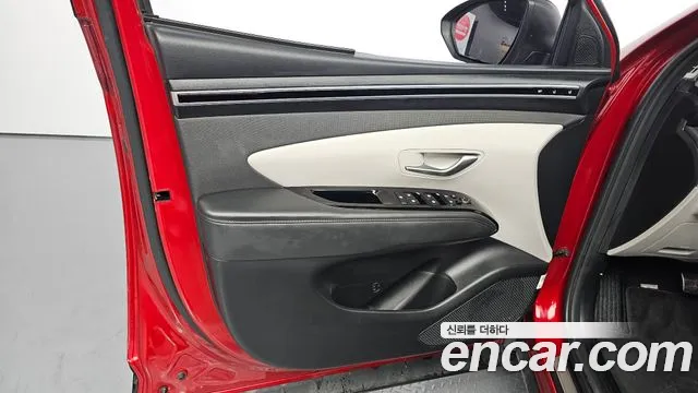 Hyundai Tucson Tucson (NX4) Бензин 1.6 турбо 2WD — Фото автомобиля 24