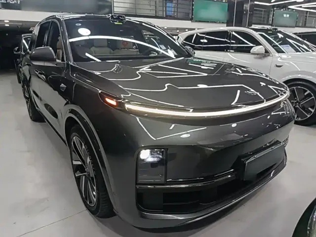 Li Auto L9 — Фото автомобиля 3