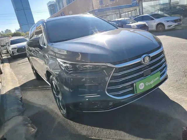 BYD Tang — Фото автомобиля 3