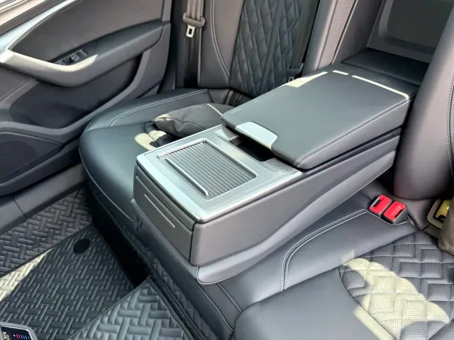 Audi A6L — Фото автомобиля 23