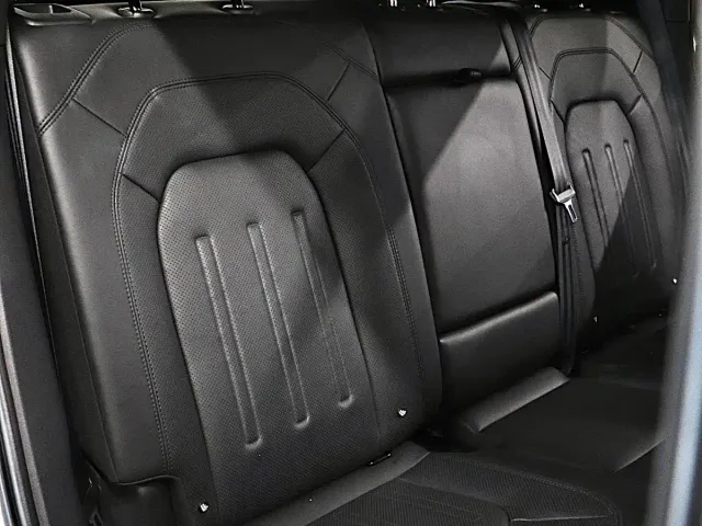 Land Rover Defender — Фото автомобиля 18
