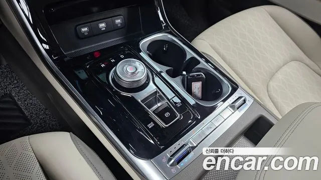 Kia Carnival Generation 4 — Фото автомобиля 9