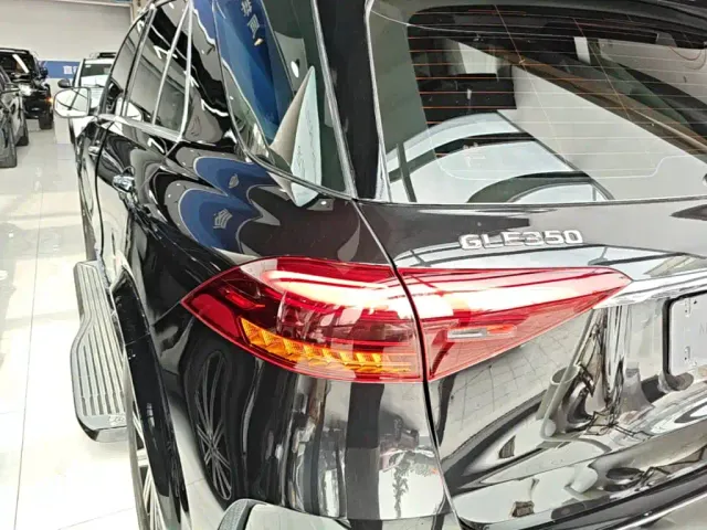 Mercedes-Benz GLE-Class — Фото автомобиля 4