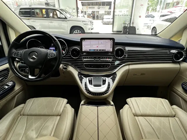 Mercedes-Benz V-Class — Фото автомобиля 21