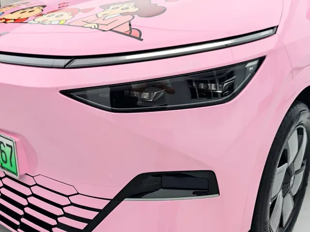 Xpeng X9 — Фото автомобиля 6