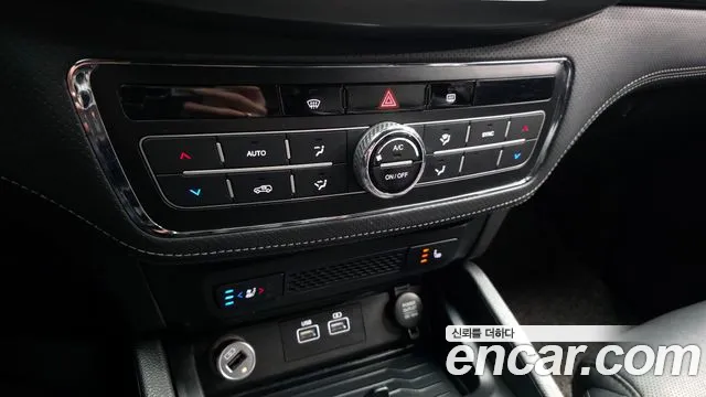 KG_Mobility_Ssangyong Rexton Новый Rexton Sport Дизель 2.2 2WD — Фото автомобиля 17