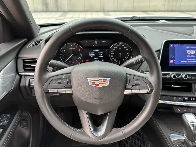 Cadillac CT4 — Фото автомобиля 14