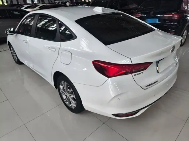 Buick Verano — Фото автомобиля 4